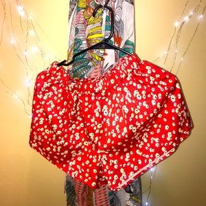 Adorable Floral printed short shorts for woman